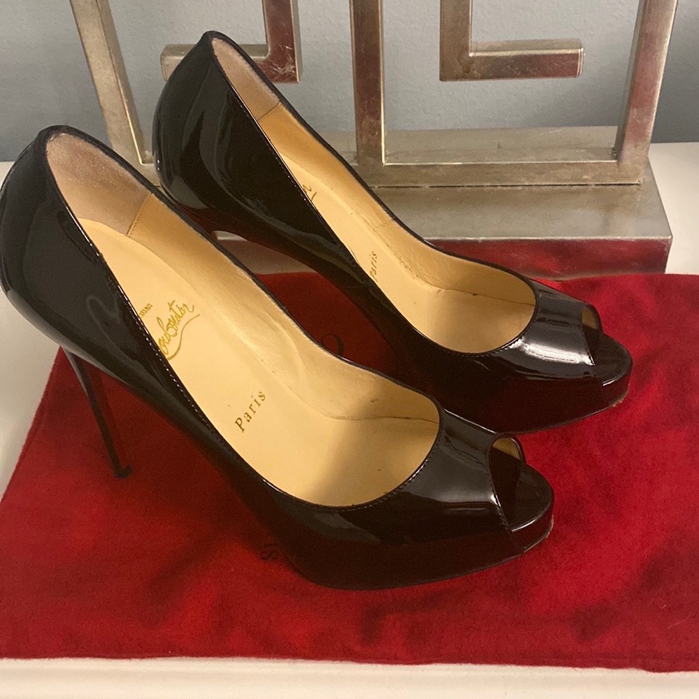Christian Louboutin Very Prive heels